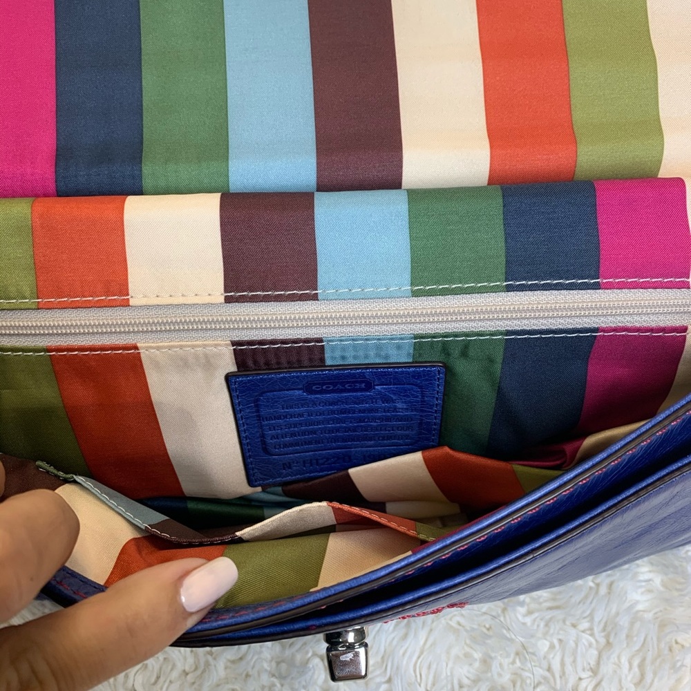 Coach purse - Picture 2 of 3